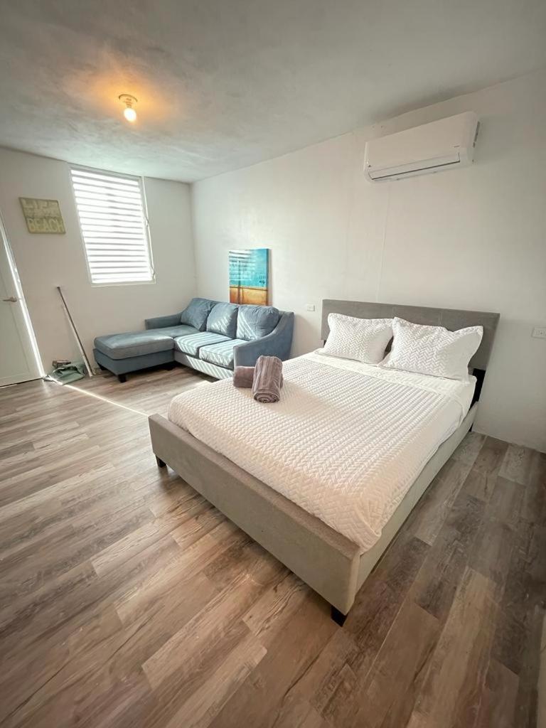 Las Olas Beach Apartments Arecibo Bagian luar foto